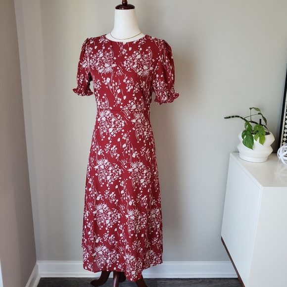 Red Floral Smocked Puff Sleeve Midi Dress - Picture 3 of 15